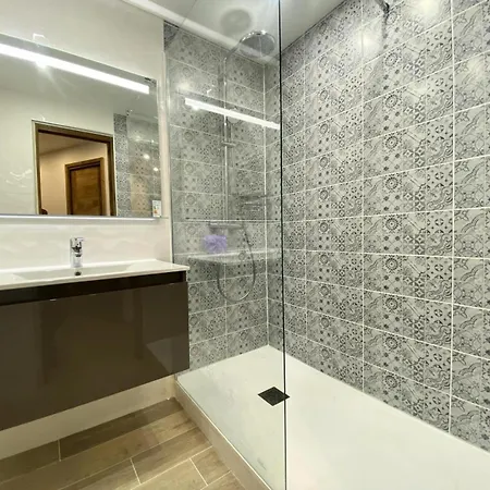 Appartement Hauts De Chaviere - Location: Bel De 53 M2 Traversant, Confortable Et Calme De 53 M2, Bien Situ Mae-9037 Val Thorens