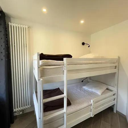 Hauts De Chaviere - Location: Bel De 53 M2 Traversant, Confortable Et Calme De 53 M2, Bien Situ Mae-9037