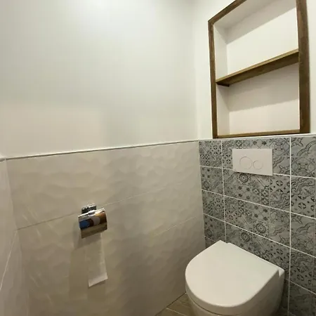 Hauts De Chaviere - Location: Bel De 53 M2 Traversant, Confortable Et Calme De 53 M2, Bien Situ Mae-9037 아파트 발토랑스