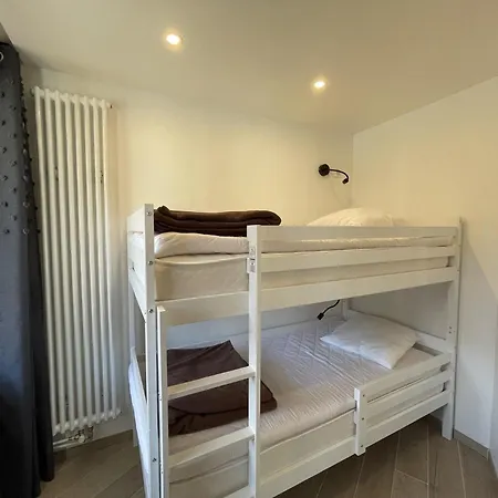 Hauts De Chaviere - Location: Bel De 53 M2 Traversant, Confortable Et Calme De 53 M2, Bien Situ Mae-9037