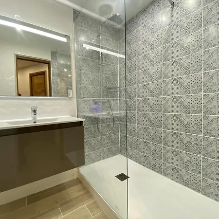 Apartment Hauts De Chaviere - Location: Bel De 53 M2 Traversant, Confortable Et Calme De 53 M2, Bien Situ Mae-9037 Val Thorens