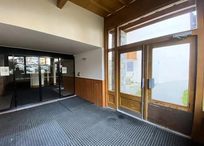 Hauts De Chaviere - Location: Bel De 53 M2 Traversant, Confortable Et Calme De 53 M2, Bien Situ Mae-9037 *